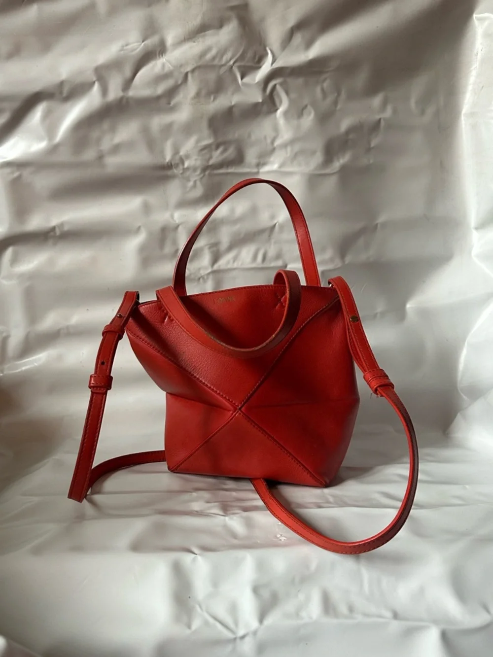 Loewe - Picture 2 of 5